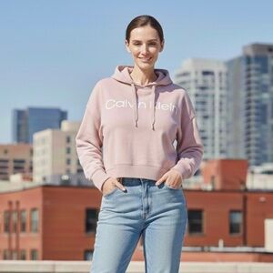 Medium Women’s Calvin Klein Performance Soft Pink Pullover Hoodie Sweatshirt